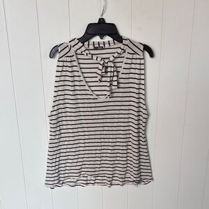 Siva Linen Tie Neck Top! Med